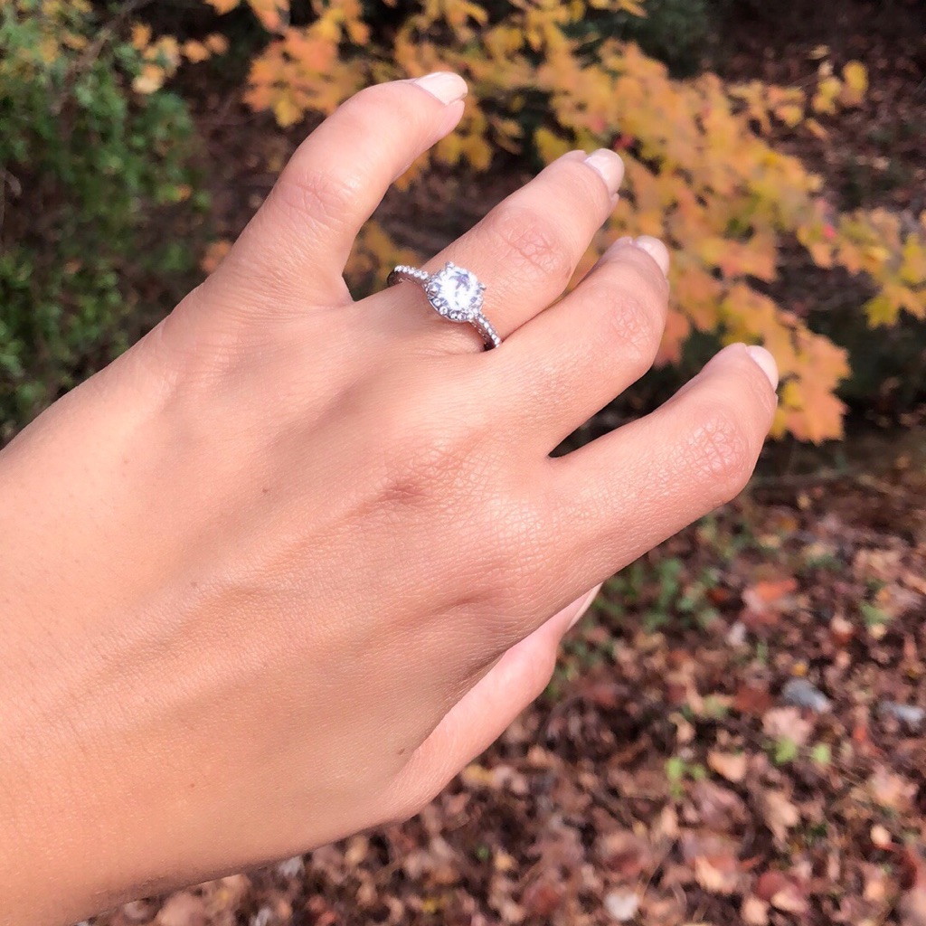 Beautiful Fashion Ring Cz Lots Of Bling